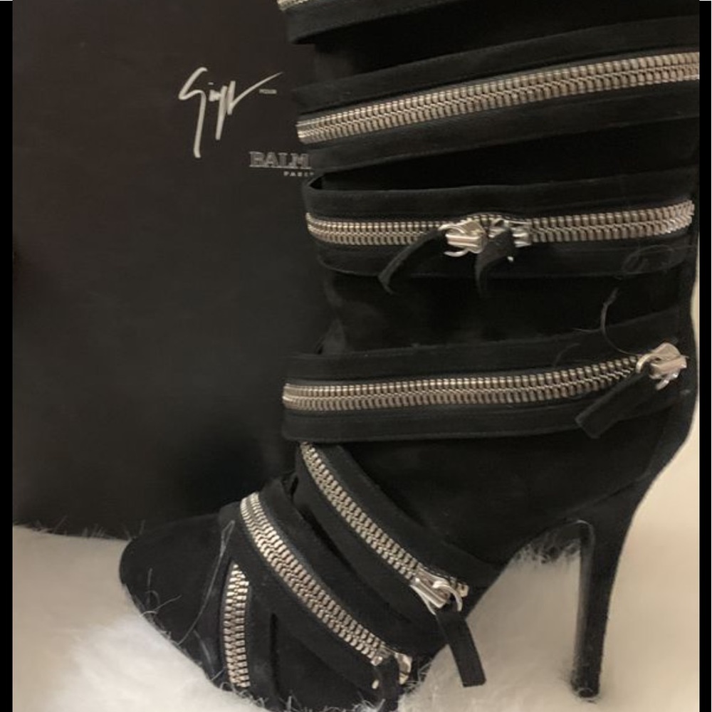 Stunning zipper boots